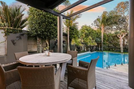 Photo of property in 2/2 Clifton Road, Hauraki, Auckland, 0622