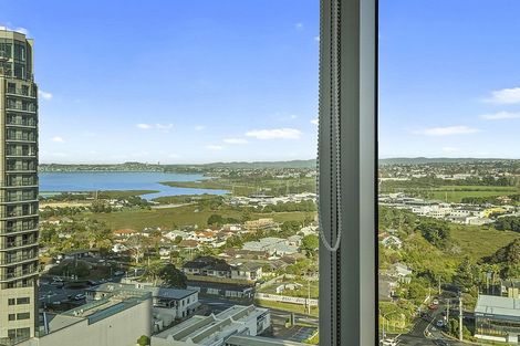 Photo of property in Sentinel Apartments, 1403/3 Northcroft Street, Takapuna, Auckland, 0622