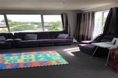 Photo of property in 33 Keegan Drive, Massey, Auckland, 0614