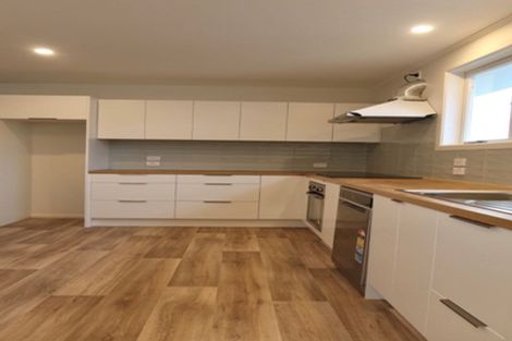 Photo of property in 7 Neil Avenue, Te Atatu Peninsula, Auckland, 0610