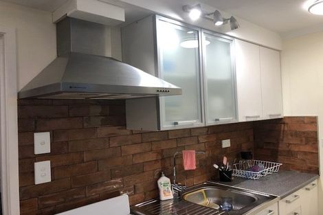 Photo of property in 2/215 Eskdale Road, Birkenhead, Auckland, 0626