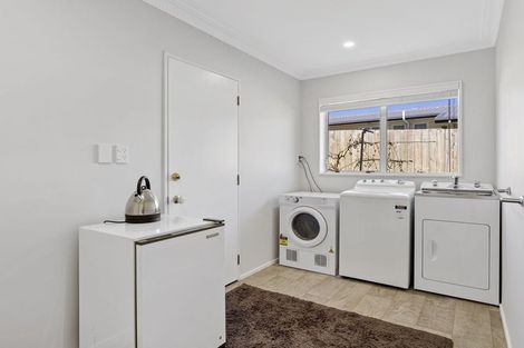 Photo of property in 2 Golders Place, Richmond Heights, Taupo, 3330