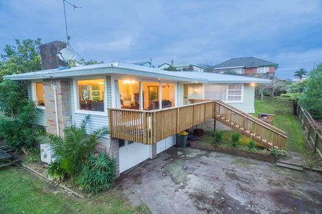 Photo of property in 9 Rimu Street, Helensville, 0800