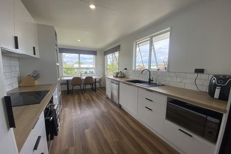 Photo of property in 27 Savage Crescent, Aramoho, Whanganui, 4500
