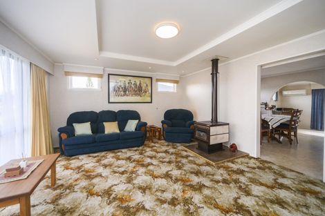 Photo of property in 27 Galway Avenue, Hokowhitu, Palmerston North, 4410