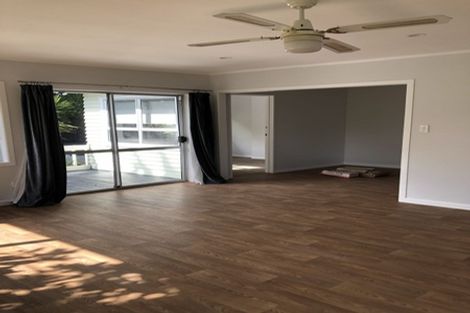 Photo of property in 61 Kauri Road, Stanmore Bay, Whangaparaoa, 0932