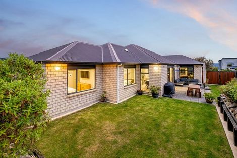 Photo of property in 21 Nelson Avenue, Aotea, Porirua, 5024