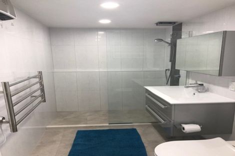 Photo of property in 16 Walworth Avenue, Pakuranga Heights, Auckland, 2010