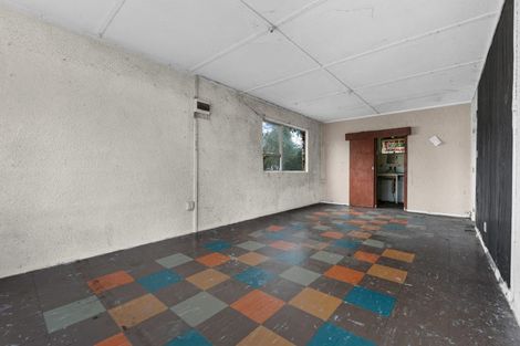 Photo of property in 12 Ozich Avenue, Te Atatu South, Auckland, 0610