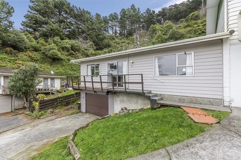 Photo of property in 22 Fyvie Avenue, Tawa, Wellington, 5028