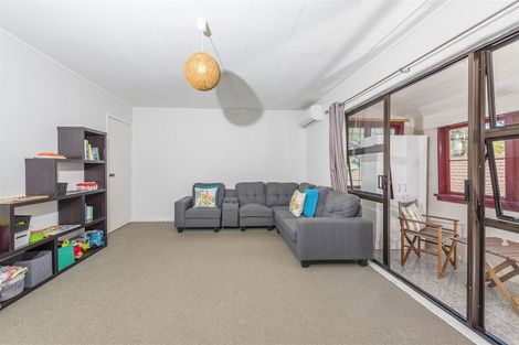 Photo of property in 23 Luckens Road, West Harbour, Auckland, 0618