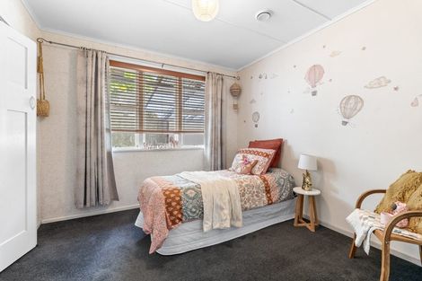 Photo of property in 71 Mountain Road, Sentry Hill, New Plymouth, 4373