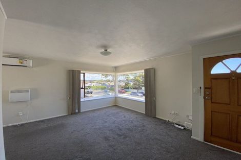 Photo of property in 40 Barbados Drive, Unsworth Heights, Auckland, 0632