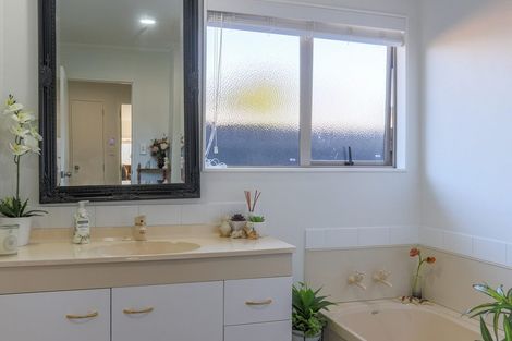 Photo of property in 19 Edgewater Grove, Whakatane, 3120