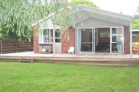 Photo of property in 2/76 Glenvar Road, Torbay, Auckland, 0630