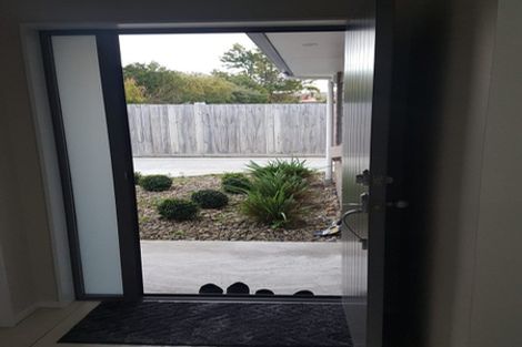 Photo of property in 143a Henderson Valley Road, Henderson, Auckland, 0612