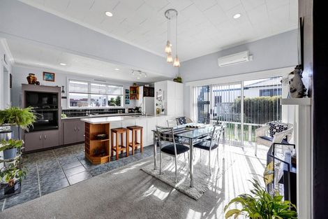 Photo of property in 1 Morrissey Street, Hawera, 4610