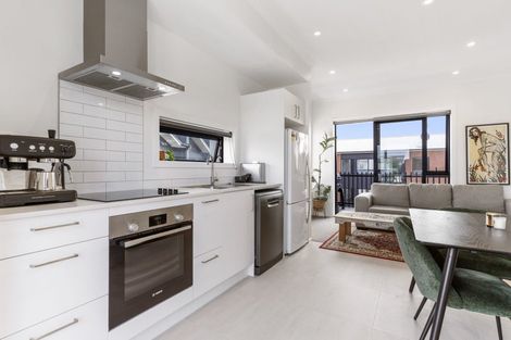 Photo of property in 100 Cadness Street, Northcote, Auckland, 0627