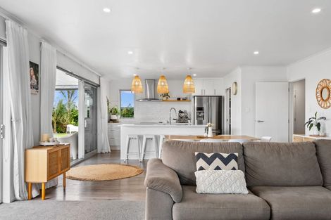 Photo of property in 24 Ferry Road, Waipu, 0510