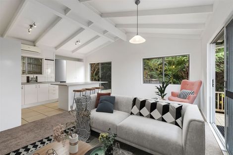 Photo of property in 2/61 Glamorgan Drive, Torbay, Auckland, 0630