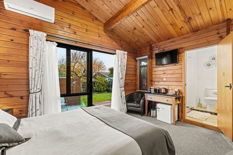 Photo of property in 42 Steadman Road, Broomfield, Christchurch, 8042