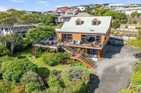 Photo of property in 18 Bay View Road, Cable Bay, 0420