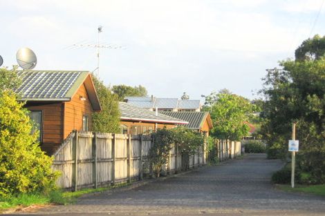 Photo of property in 8/390 West Coast Road, Glen Eden, Auckland, 0602
