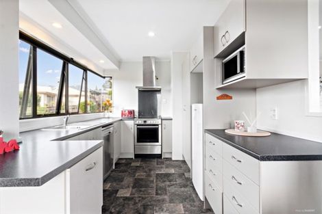 Photo of property in 67 Puriri Road, Pukekohe, 2120