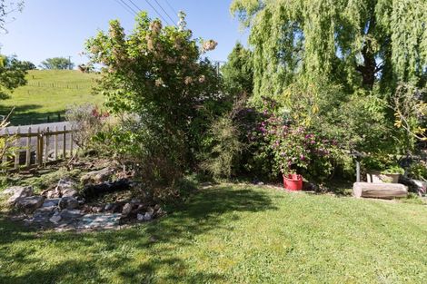 Photo of property in 16 Eagle Street, Waipawa, 4210