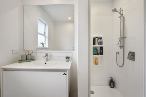 Photo of property in 3 Blenheim Place, Vogeltown, New Plymouth, 4310