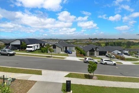 Photo of property in 24 Boocock Crescent, Orewa, 0931