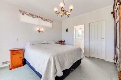 Photo of property in 49 Greenfield Drive, Western Heights, Hamilton, 3200