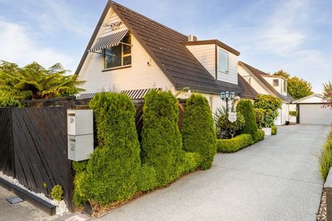 Photo of property in 52 Crofton Road, Harewood, Christchurch, 8051