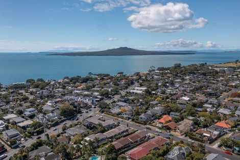 Photo of property in 1/5 Onepoto Road, Hauraki, Auckland, 0622