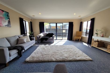 Photo of property in 3 Comber Place, Johnsonville, Wellington, 6037