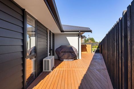 Photo of property in 40 Freedom Drive, Kelvin Grove, Palmerston North, 4414