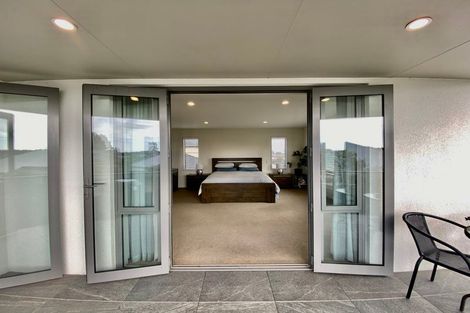 Photo of property in 5 Stoneleigh Green, Parklands, Christchurch, 8083