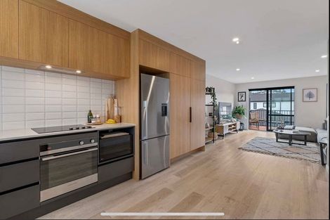 Photo of property in 6 Parenga Lane, Kumeu, 0810