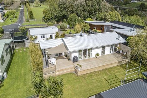 Photo of property in 46 Donnelly Street, Oakura, 4314