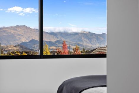 Photo of property in 34 Minaret Ridge, Wanaka, 9305