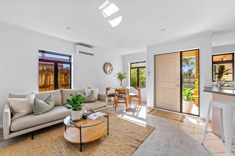 Photo of property in 25d Gray Avenue, Mangere East, Auckland, 2024