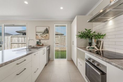 Photo of property in 61 Hills View Drive, Papamoa, 3118