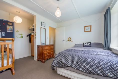 Photo of property in 10 Hill Grove, Naenae, Lower Hutt, 5011