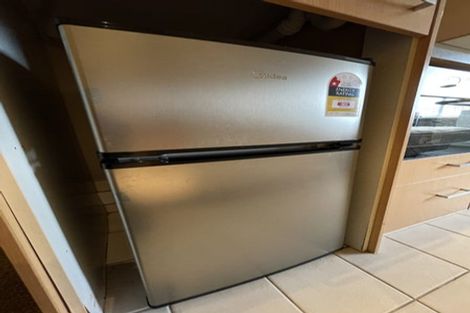 Photo of property in 65 Lauderdale Road, Birkdale, Auckland, 0626