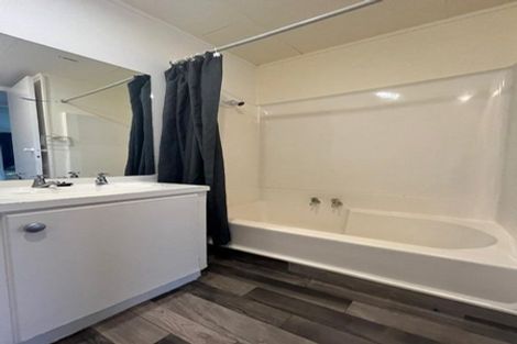 Photo of property in 4 Citril Place, Red Hill, Papakura, 2110