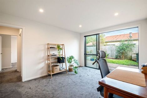 Photo of property in 14b Corrella Road, Belmont, Auckland, 0622