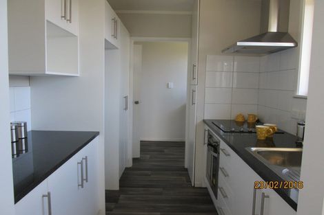 Photo of property in 15 Kemble Close, Mangere, Auckland, 2022