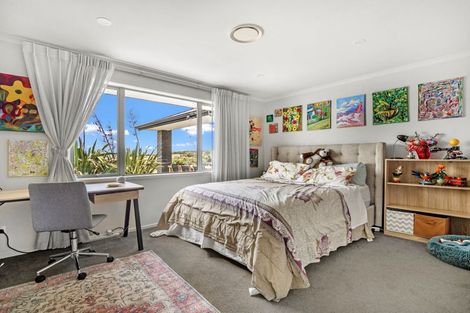 Photo of property in 18 Kaipara Lake Road, South Head, Helensville, 0874