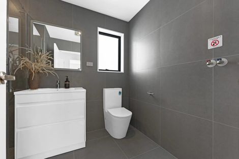 Photo of property in 1 Greenbrier Street, Westgate, 0814