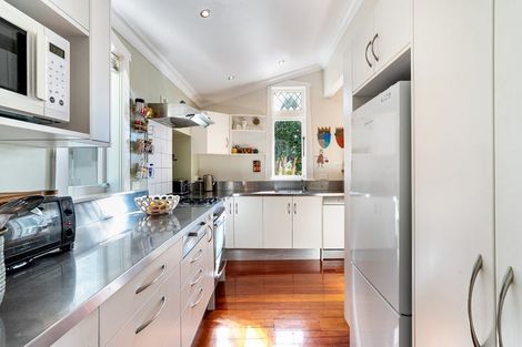 Photo of property in 13 Rolleston Street, Mount Cook, Wellington, 6021